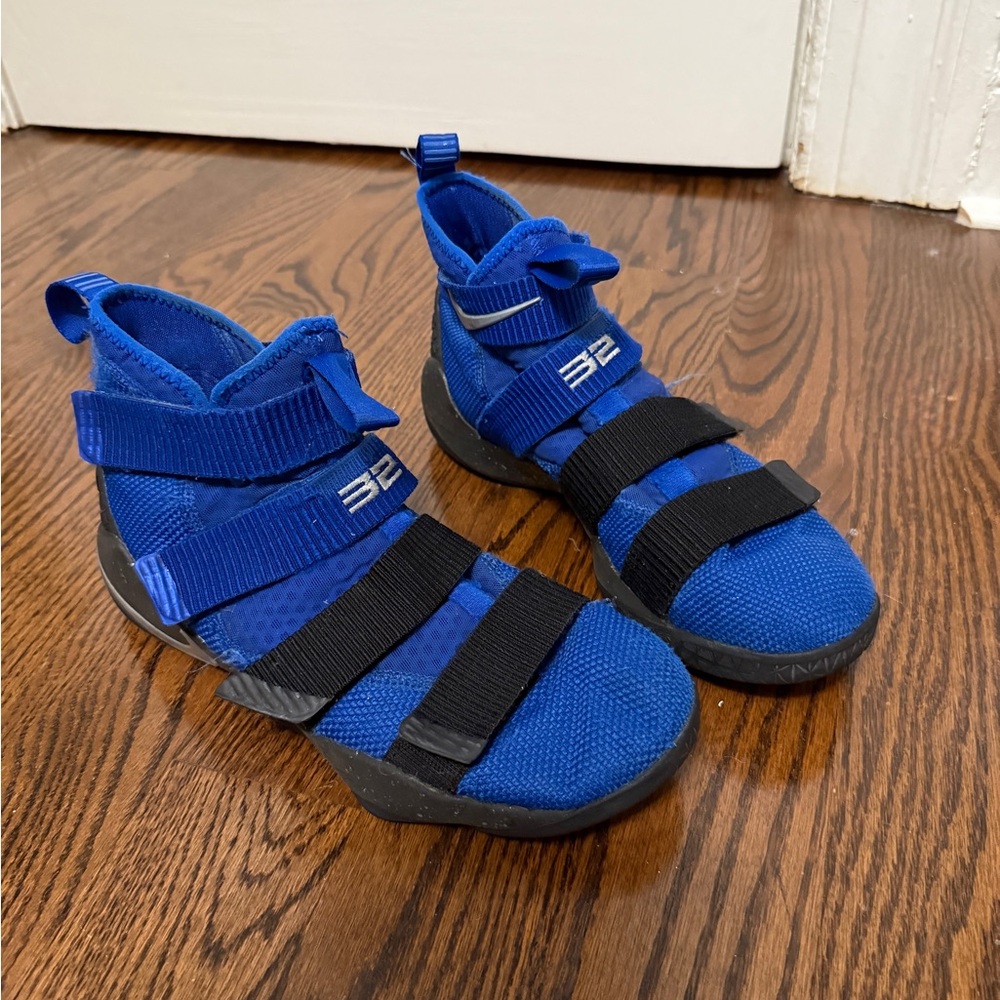 Men’s Nike LeBron Soldier 10 FlyEase Blue and Black Kids Shoes
